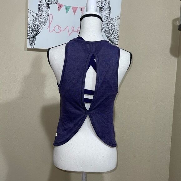 Lululemon Twist & Reach Tank
Heathered Aeon - Picture 7 of 11